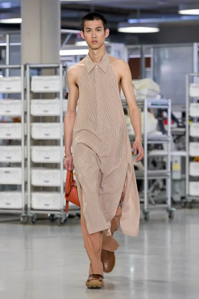 Look 23